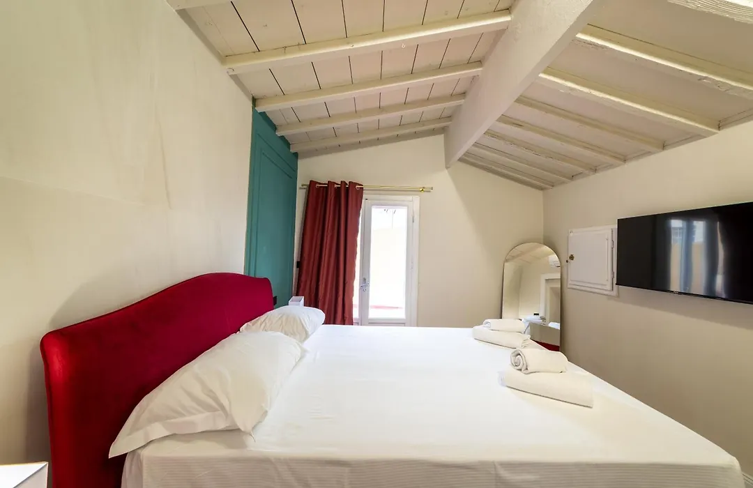 Residenza d'Epoca White Room-1